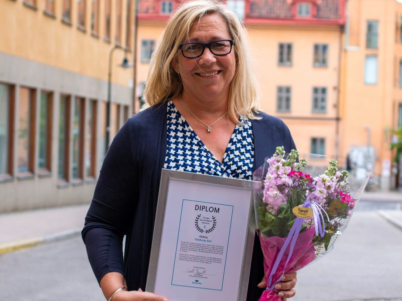 Helene Odenjung (L), förste vice ordförande i Göteborgs kommunstyrelse, tog emot Djurens rätts pris i Stockholm i onsdags.