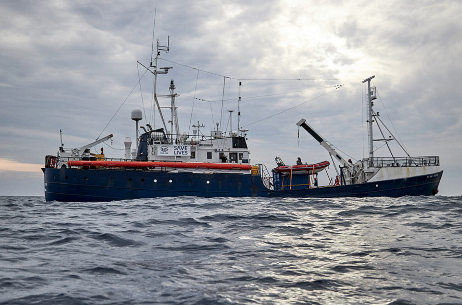 Foto: Elio Desiderio/AP/TTSea Watch 3 på Medelhavet i april.