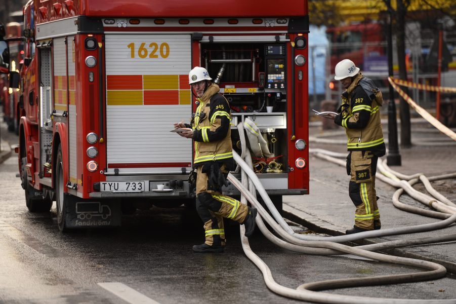 Giftigt PFAS-haltigt brandskum är fortfarande vanligt inom räddningstjänsten.