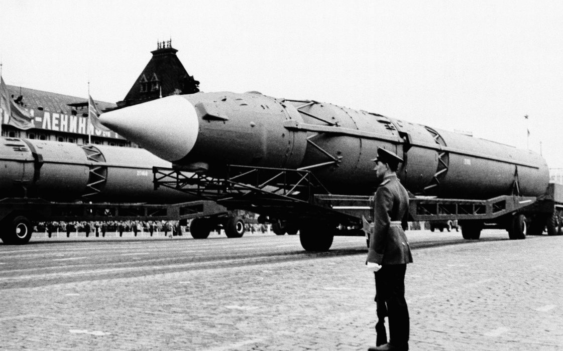 Kärnstridsspetsar på parad på Röda torget i Moskva 1966.