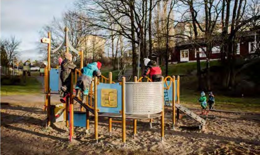 För sina skattepengar får Leif Östling visserligen inte gå på förskola, men han får leva i ett samhälle där barn får göra det.