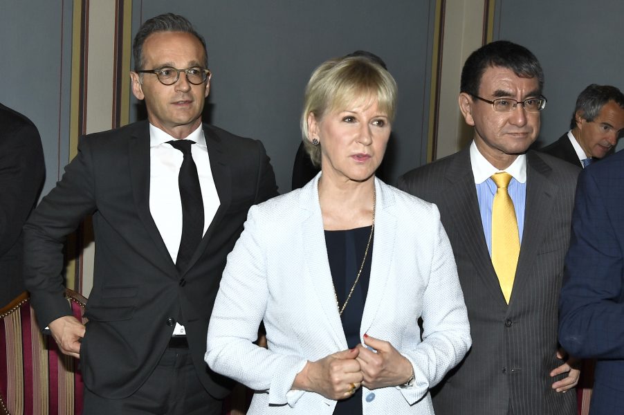 Sveriges utrikesminister Margot Wallström med sina kollegor Heiko Mass från Tyskland och Taro Kono från Japan.