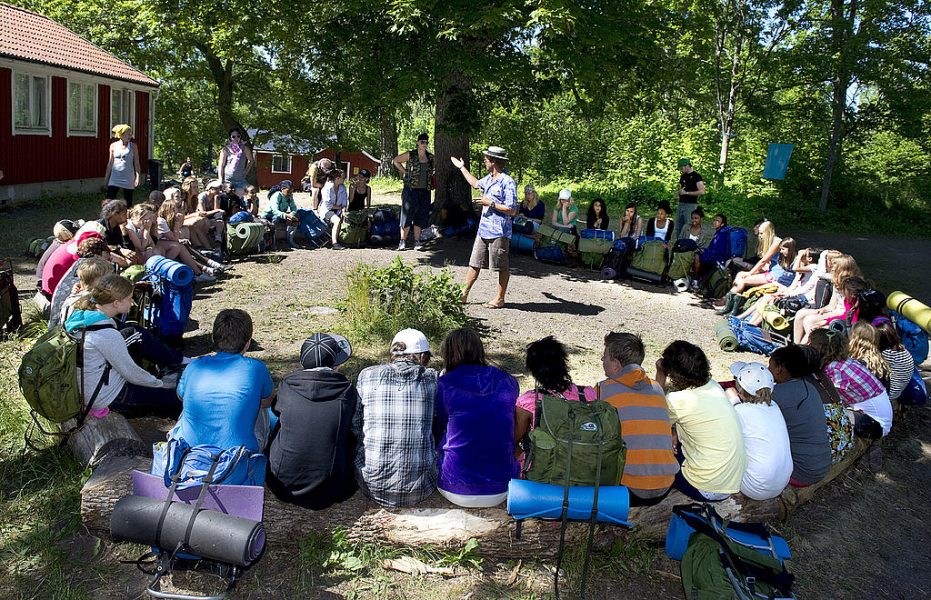 Foto: Foto: Claudio Bresciani/TTI sommar kan tjejer i årskurs 5 och 6 från Örnsköldsvik och Sollefteå prova på olika aktiviteter med skogen som tema.