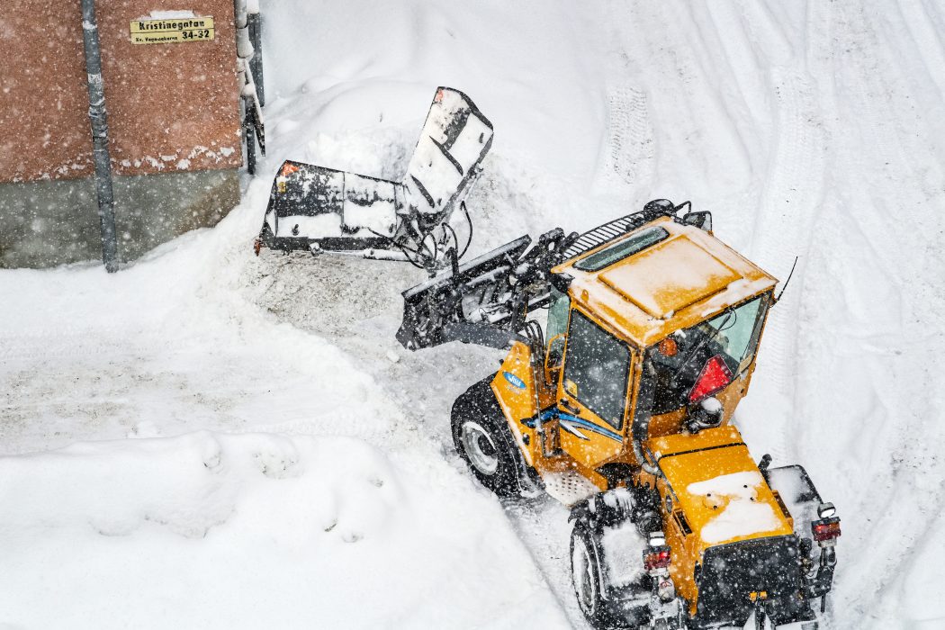 Om Trafikverkets planer går i lås kan snöskottning i framtiden skötas av robotar.