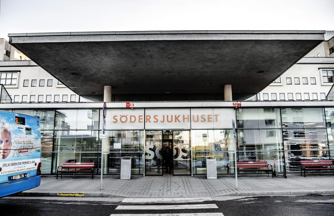 Södersjukhuset får kritik inom ramen för ett fall där en man avled sedan syrgasen tagit slut i en flaska.