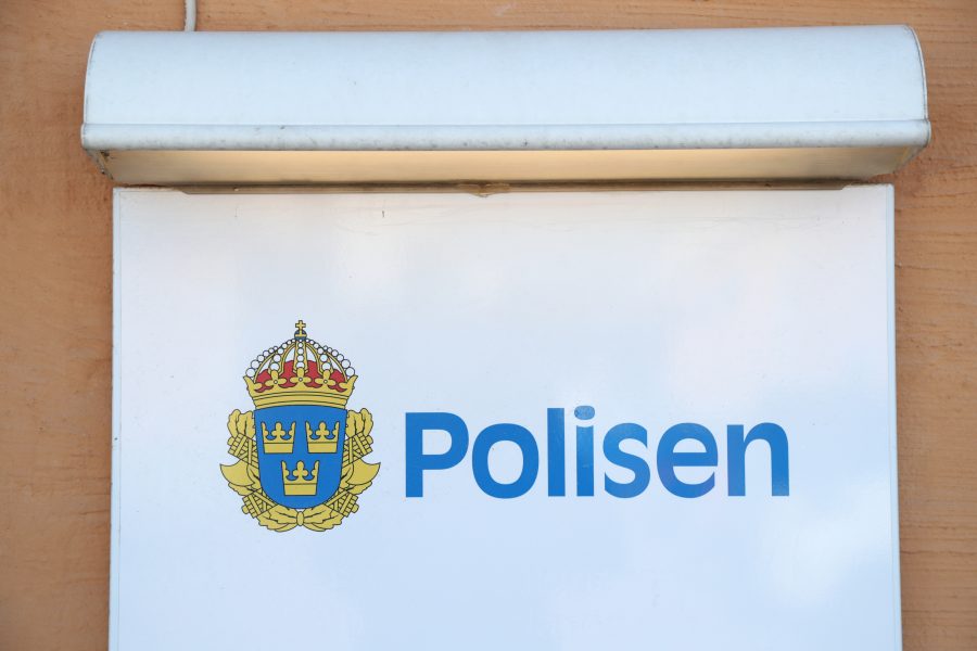 En polis i region Väst har stängts av efter misstankar om att han misskött sitt arbete.