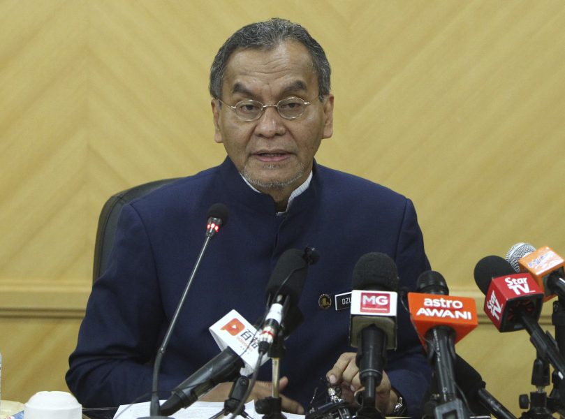 Malaysias hälsominister Dzulkefly Ahmad presenterar det nya förslaget om narkotikalagstiftning.