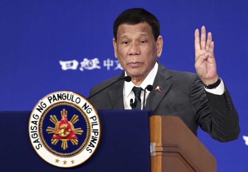 Filippinernas president Rodrigo Duterte hotar sina motståndare med fängelse.