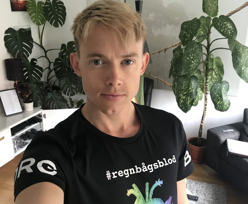 "Det råder akut blodbrist, återkommande i olika regioner i Sverige, och det finns mängder med friska blodgivare som vill hjälpa till", säger Tobias Ström.
