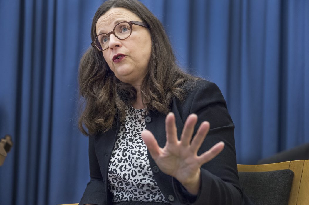 Utbildningsminister Anna Ekström (S) säger att tiden är mogen för att förbjuda nya, religiösa friskolor.