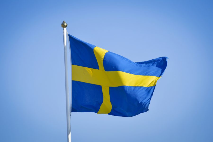 Enligt forskare från Göteborgs universitet och Chalmers går det inte ihop att människor ser Sverige som alliansfritt samtidigt som stödet för ett Nato-medlemskap växer.