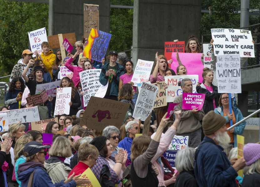 Protester mot de hårda abortlagarna i Alabama.