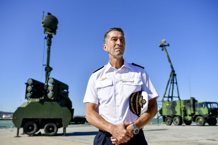ÖB Micael Bydén presenterar förstärkt luftvärn på Gotland vid en pressträff under Almedalsveckan.