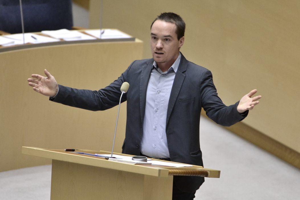 SVT ska betala ersättning till den tidigare SD-riksdagsmannen Kent Ekeroth.