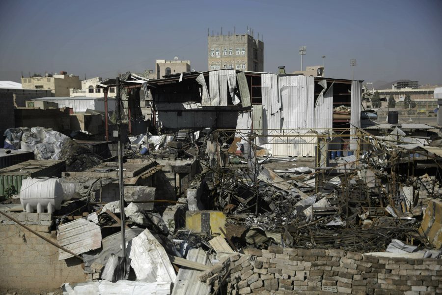 Effekten av ett flygangrepp i Sanaa av saudiskledda stryrkor i våras.
