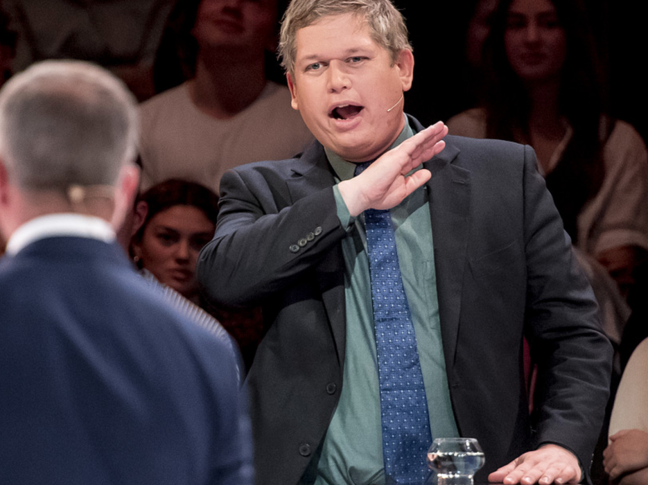 Rasmus Paludan, ledare för det islamfientliga danska partiet Stram Kurs, under Danmarks Radios slutdebatt inför folketingsvalet i år.