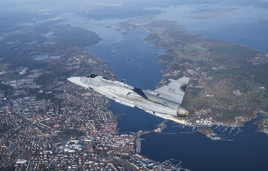 Avtalet om nytt stridsflyg berör framför allt vad som händer efter Jas-projektet 2040, enligt Peter Hultqvist.