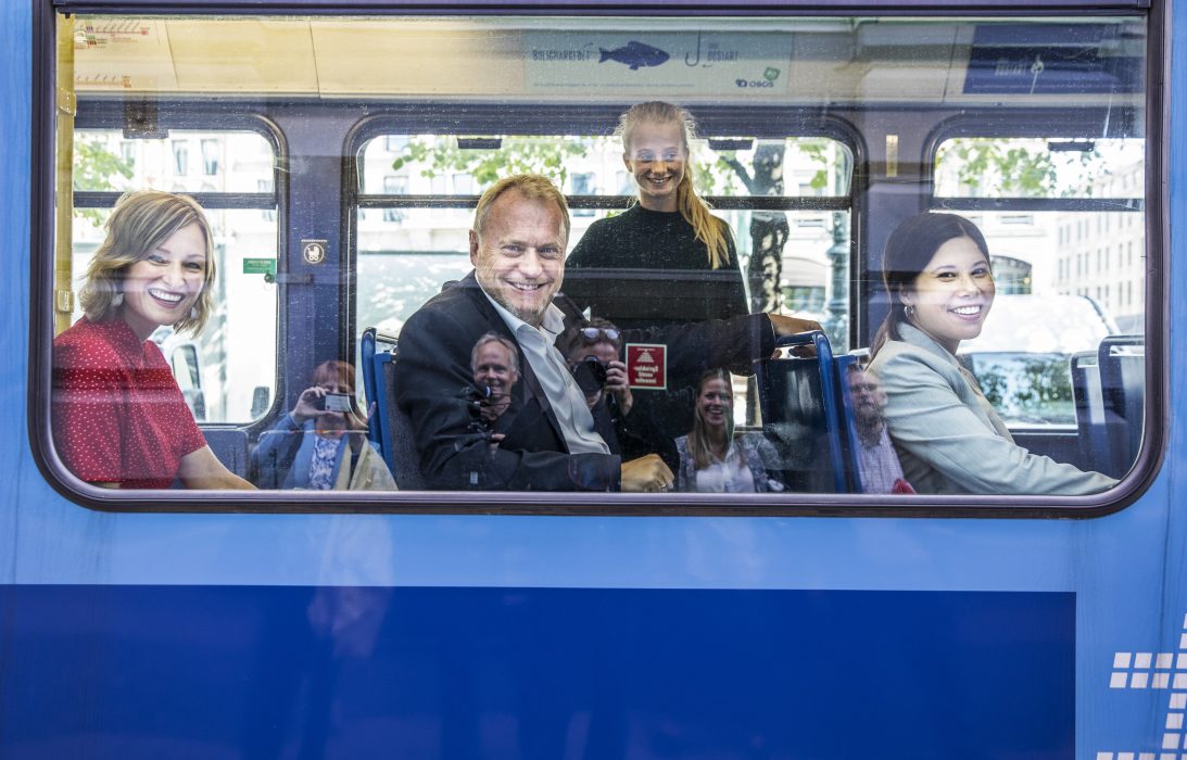 Kommunalråden Raymond Johansen (AP), Lan Marie Berg (MDG) och Inga Marte Thorkildsen (SV) tog spårvagnen, "trikken", tillsammans med aktivisten Penelope Lea när de presenterade satsningen på fredagen.