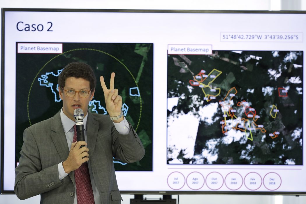 Brasiliens miljöminister Ricardo Salles anmäls för tjänstefel.