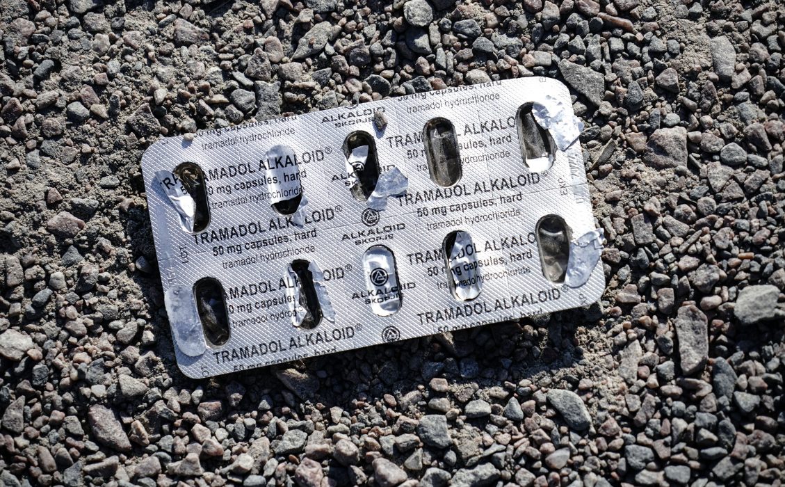 Fyra män åtalas för storskalig hantering av det narkotikaklassade preparatet tramadol.