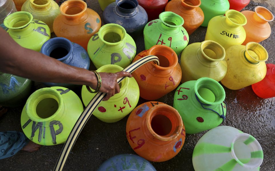 Världsbanken varnar för en kris gällande dricksvattenkvaliteten i en ny rapport.