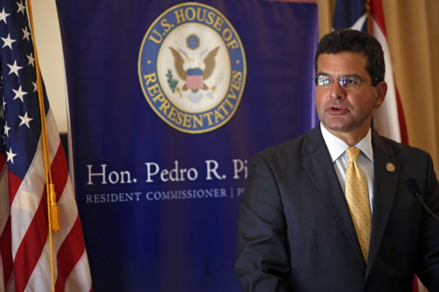 Pedro Pierluisi kan ersätta den avgående guvernören om han blir godkänd av Puerto Ricos parlament.