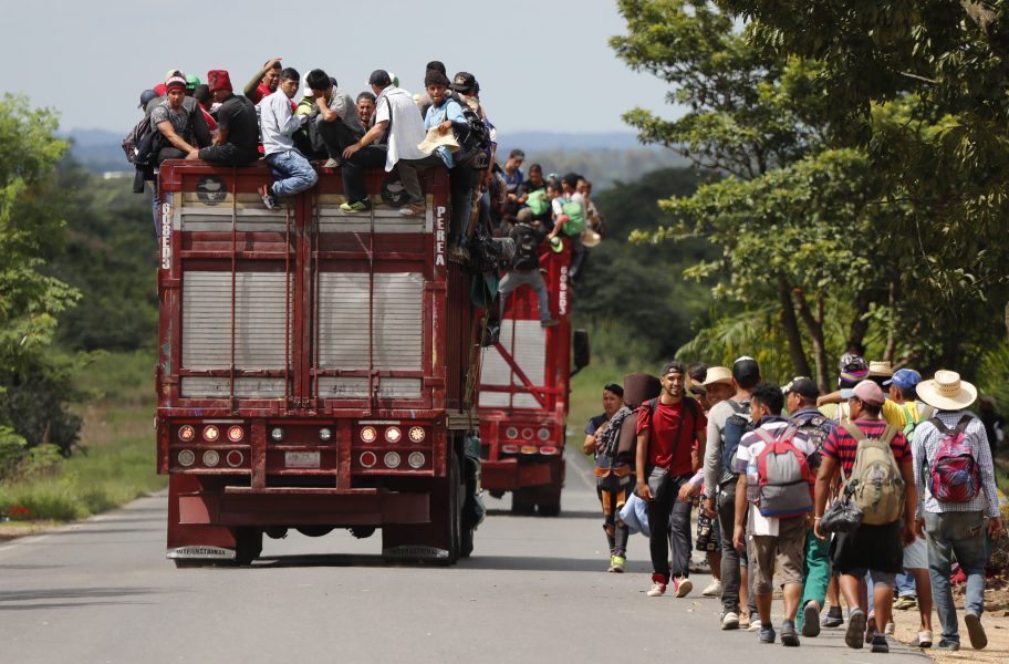 Migranter från Centralamerika som korsar Mexiko i hopp om att ta sig till USA.