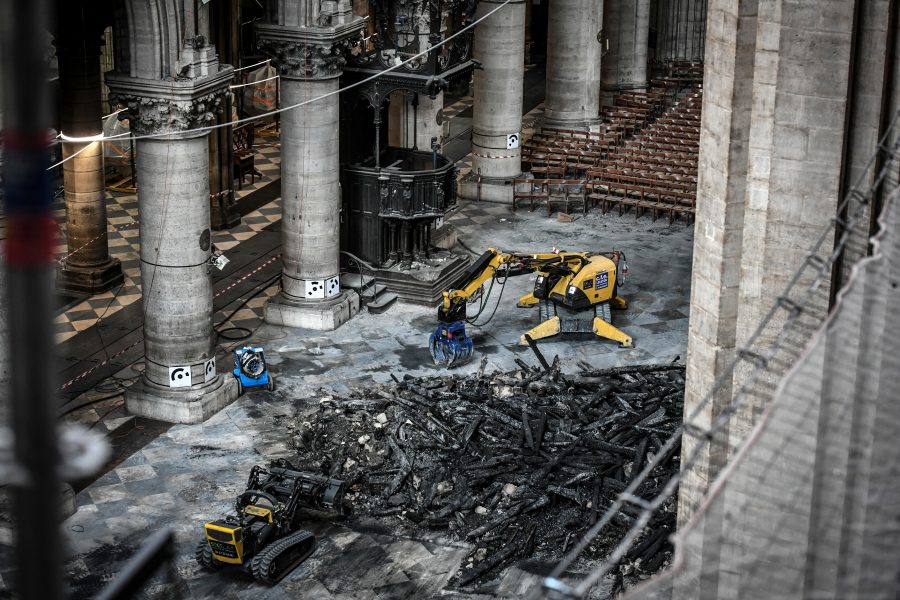 Den omfattande eldsvådan i Notre-Dame förstörde en stor del av katedralens tak.