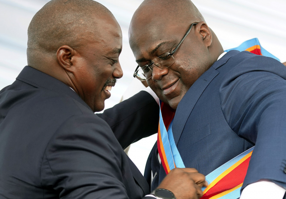 Kongo-Kinshasas president Félix Tshisekedi (till höger) tillsammans med företrädaren Joseph Kabila.