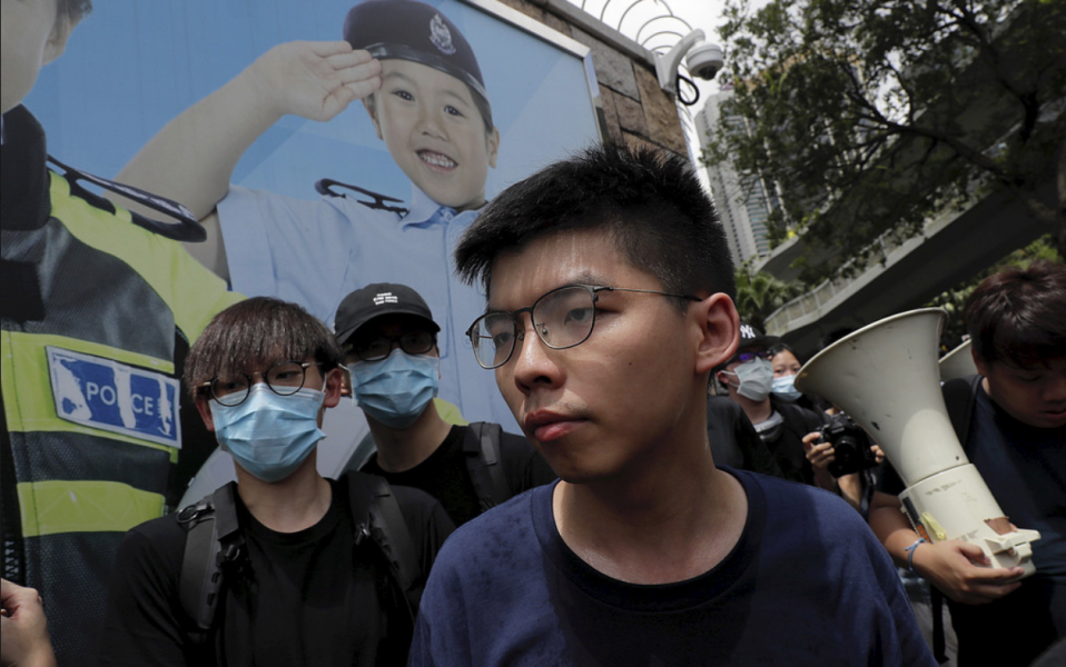 Protestledaren Joshua Wong uppges ha gripits i Hongkong.