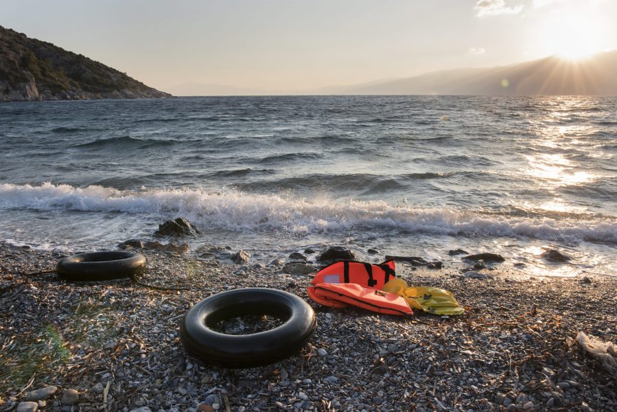 En av 18 personer försvinner eller dör på rutten över Medelhavet enligt FN.