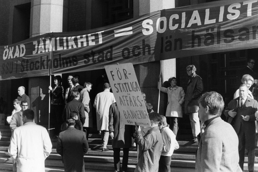 Det sossarna sysslade med var att försöka kombinera den socialistiska tanken, av var och en efter förmåga, åt var och en efter behov, med kapitalism.