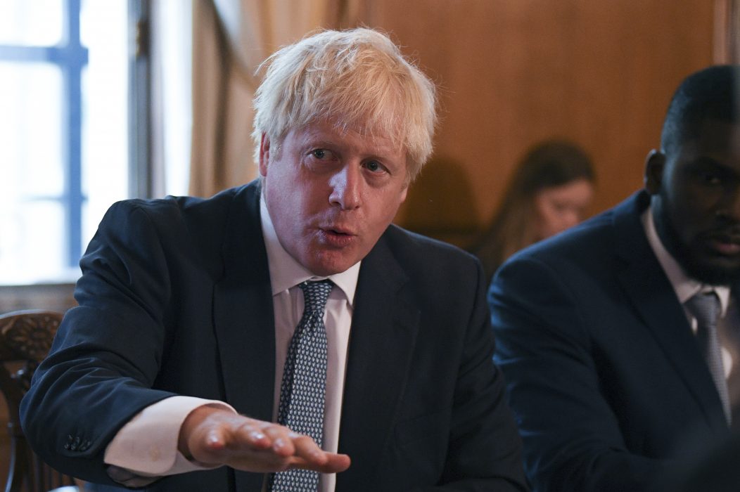 Storbritanniens premiärminister Boris Johnson skärper tonen inför brexit.