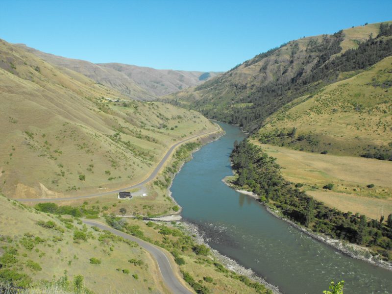Cooper´s Ferry ligger vid Salomon river i Idaho och borde, enligt forskarna, ha varit en perfekt utgångspunkt när människan erövrade den amerikanska kontinenten för första gången i slutet av den senaste istiden för cirka 16000 år sedan.