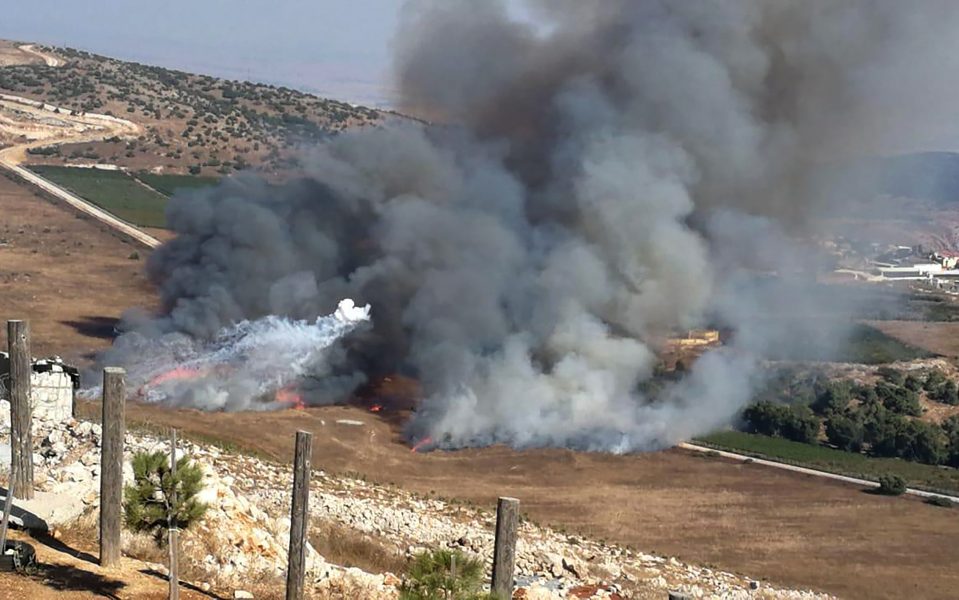 Strider utbröt på söndagen längs Libanons södra gräns mellan israelisk militär och Hizbollahrörelsen.