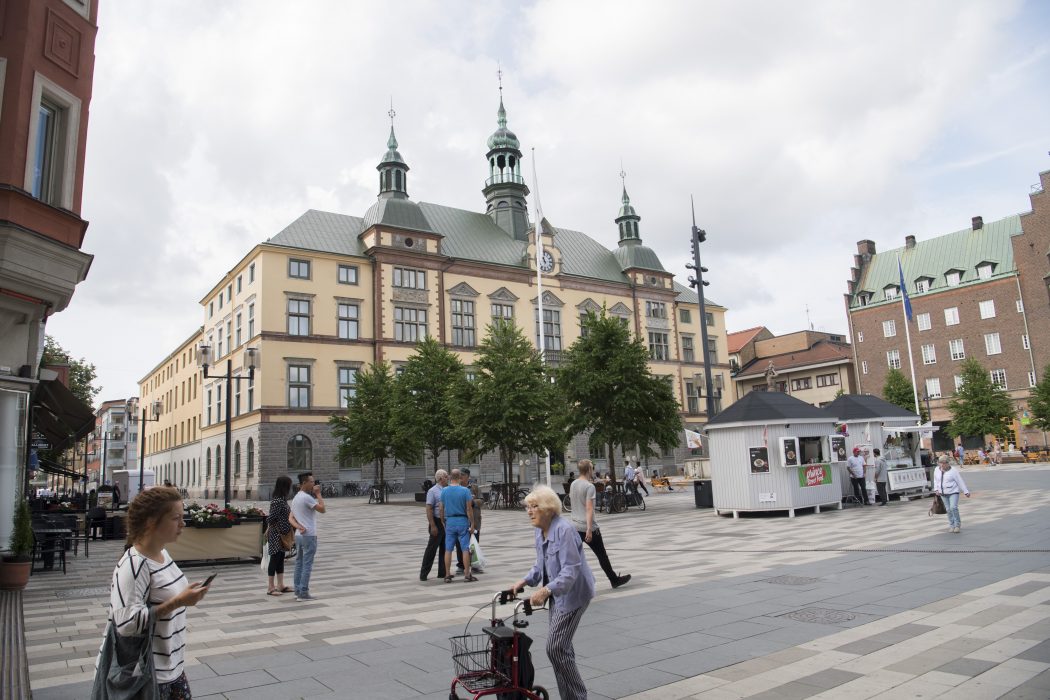 Elva personer har ansökt om att få tigga i Eskilstuna.