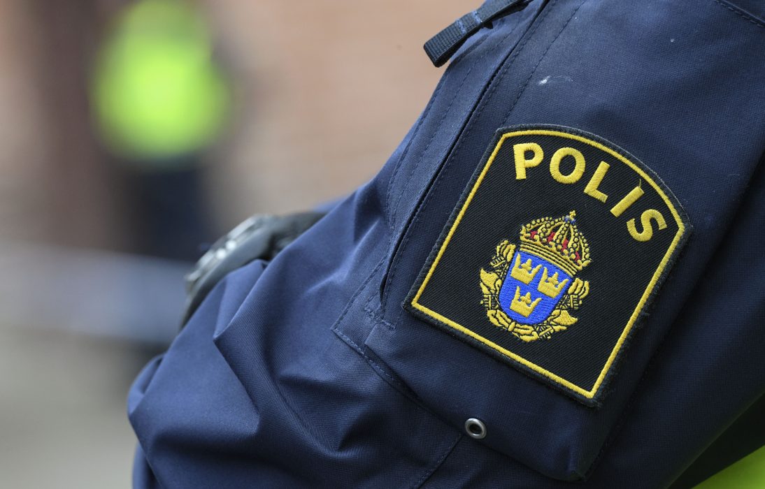 Polisen har sprängt en liga som misstänks för mängder av åldringsbrott runt om i landet.
