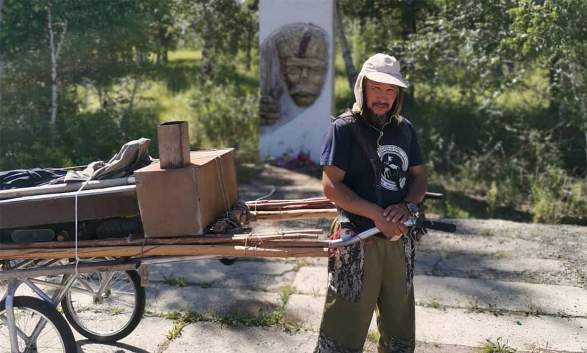 Охрана шамана. Шаман Саша Габышев.