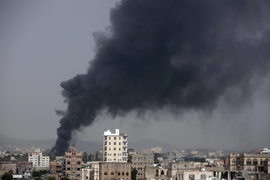 Den saudiskledda alliansens flygangrepp i Jemen skulle kunna utgöra krigsbrott.