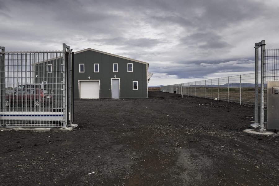 Etix Everywhere Borealis datacenter vid Reykjanes, knappt en timmes bilfärd utanför Reykjavik, är en av flera nya liknande anläggningar som byggts av olika företag under de senaste åren.