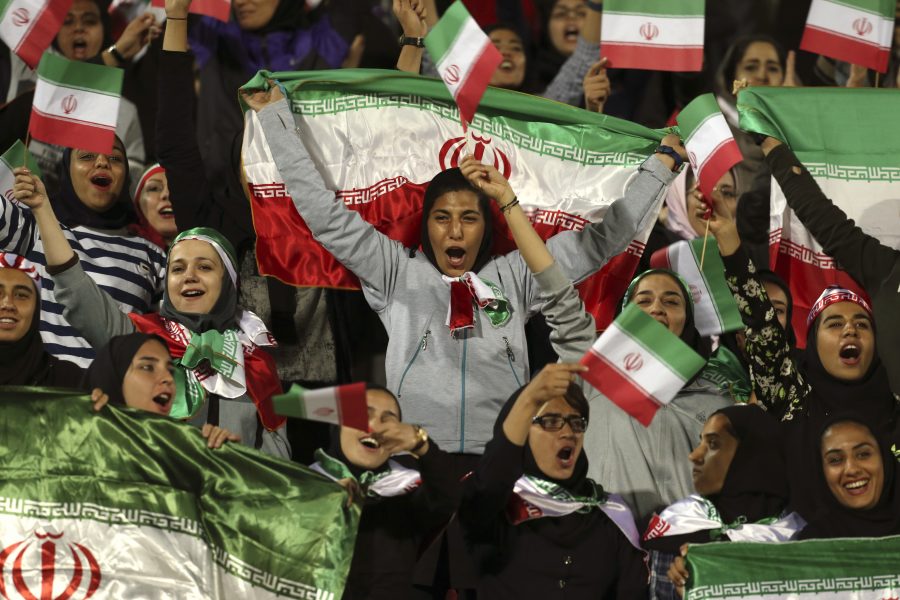 Iranska kvinnor får mycket sällan möjlighet att se fotboll.