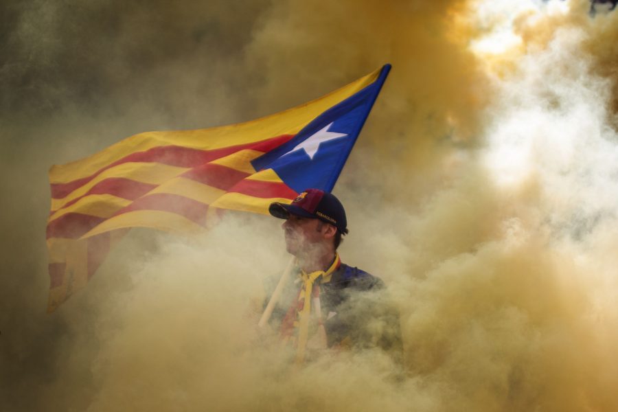 Katalanska självständighetsfanor vajade i Barcelona, när självständighetstörstande invånare firade sin nationaldag.