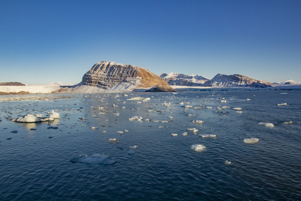 Ny-Ålesund 20180918.
Smeltende is fra isbreer som kalver ut i Kongsfjorden ved Ny-Ålesund på Svalbard.
Foto: Are Føli / NTB scanpix