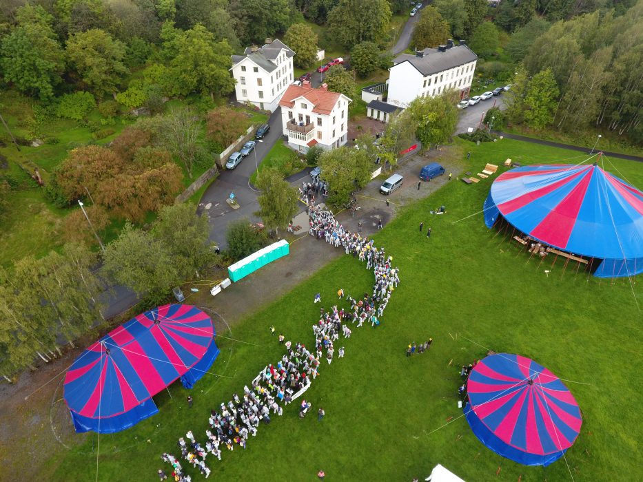 Runt 600 personer samlades för att demonstrera mot planerna på en utbyggnad av LNG-terminalen i Göteborg.
