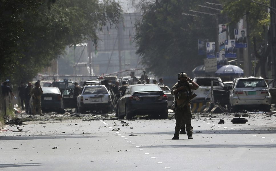 En bilbomb i centrala Kabul dödade minst 10 civila i torsdags.