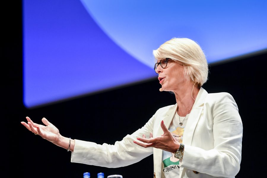 Elisabeth Svantesson (M), ekonomiskpolitisk talesperson, säger att partiet vill dra ner på det svenska biståndet.