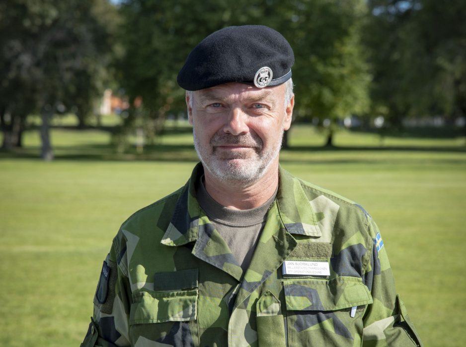Jan Björklund är tillbaka i Försvarsmakten.