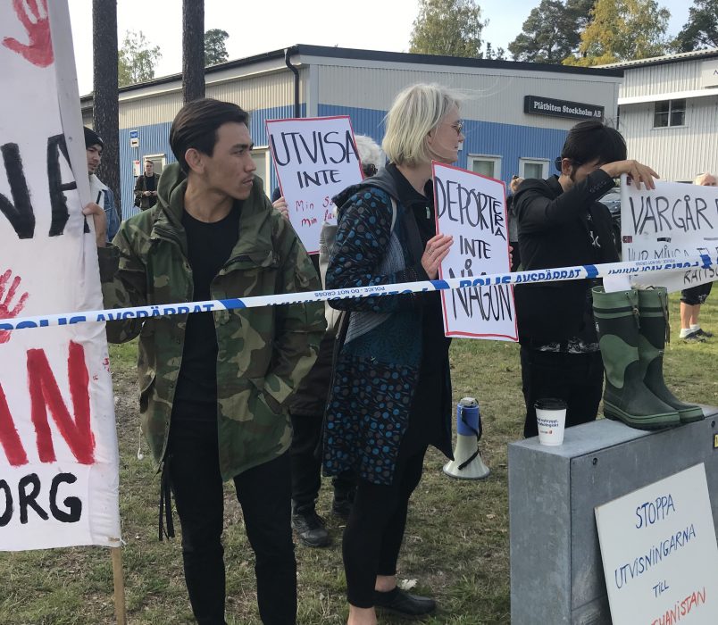 Protester i Märsta mot tvångsutvisningarna.