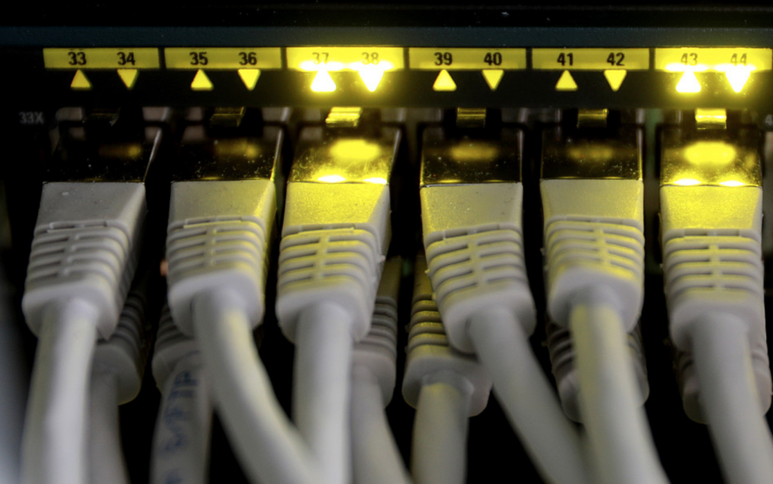 Uppgifter om nästan hela Ecuadors befolkning har läckt från en oskyddad server.