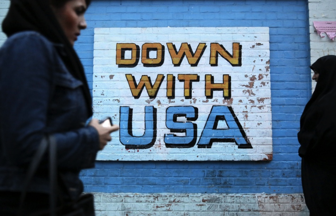 Foto: Ebrahim Noroozi/AP/TT"Ned med USA".